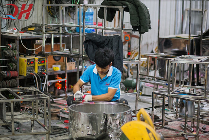 Cơ sở chế tạo máy vặt lông gà vịt tại Quang Huy