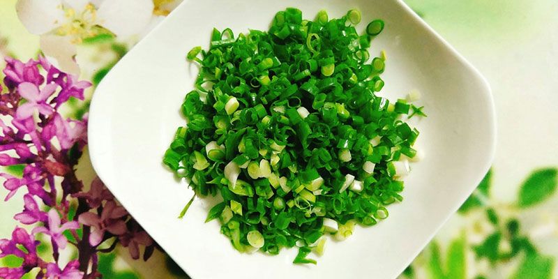 Thái nhỏ hành lá Thái nhỏ hành lá